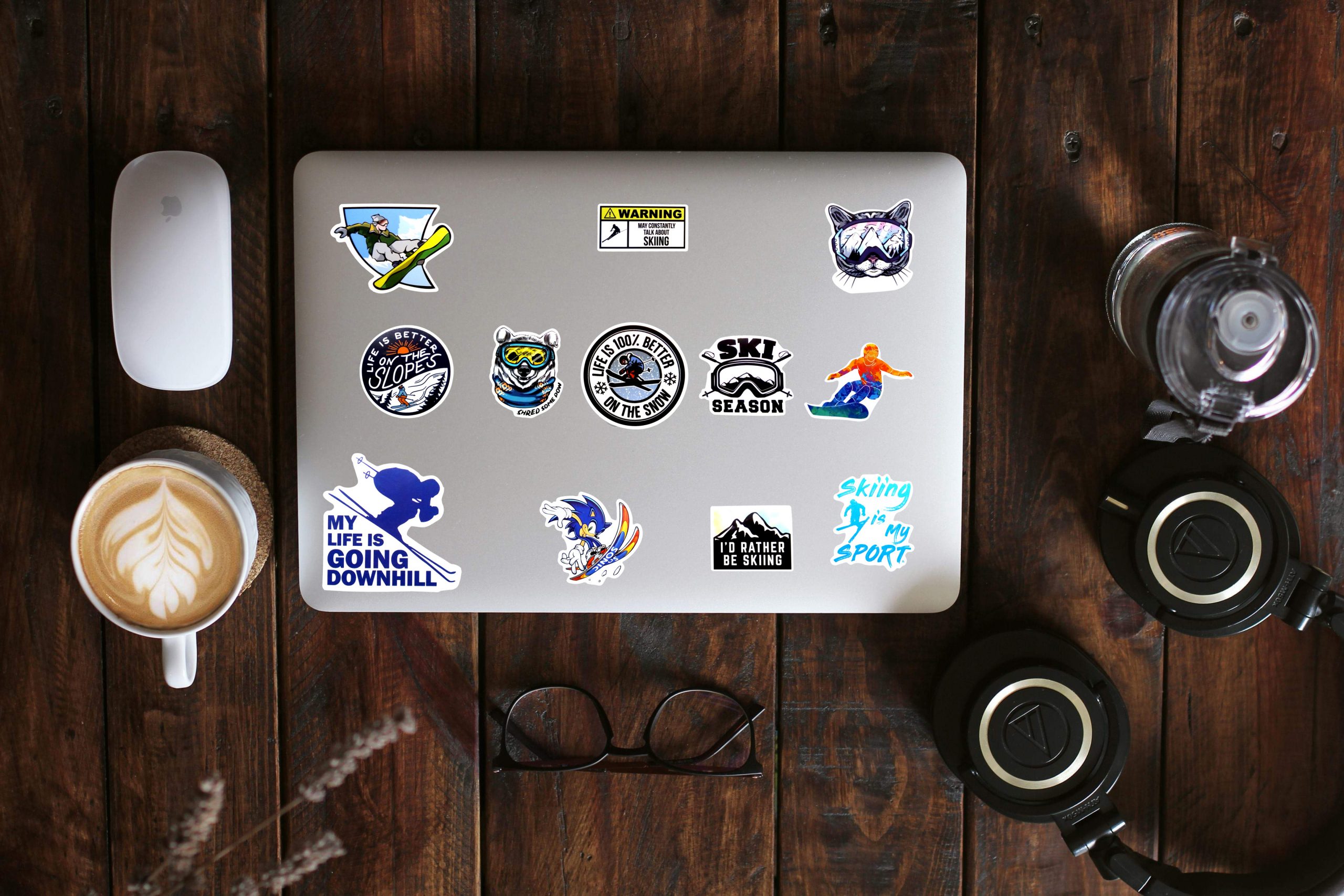 laptop-ontable-coffee